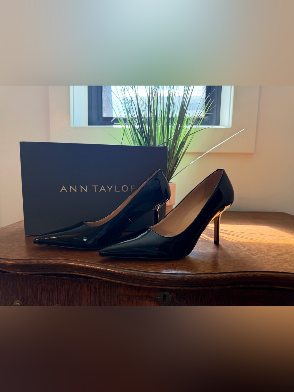 Ann Taylor Black Patent Leather Missy Pumps 7
